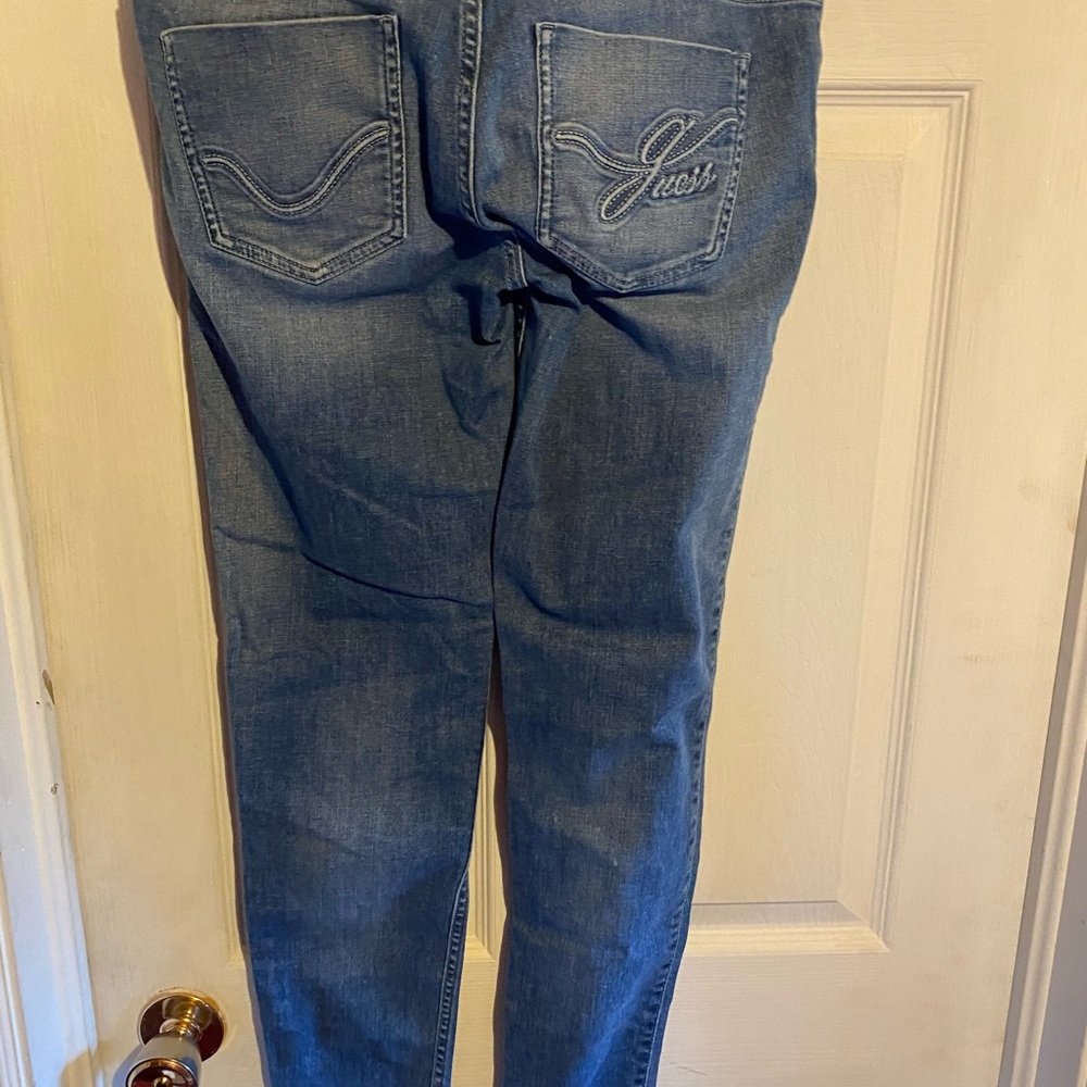 Guess - Picture 2 of 4